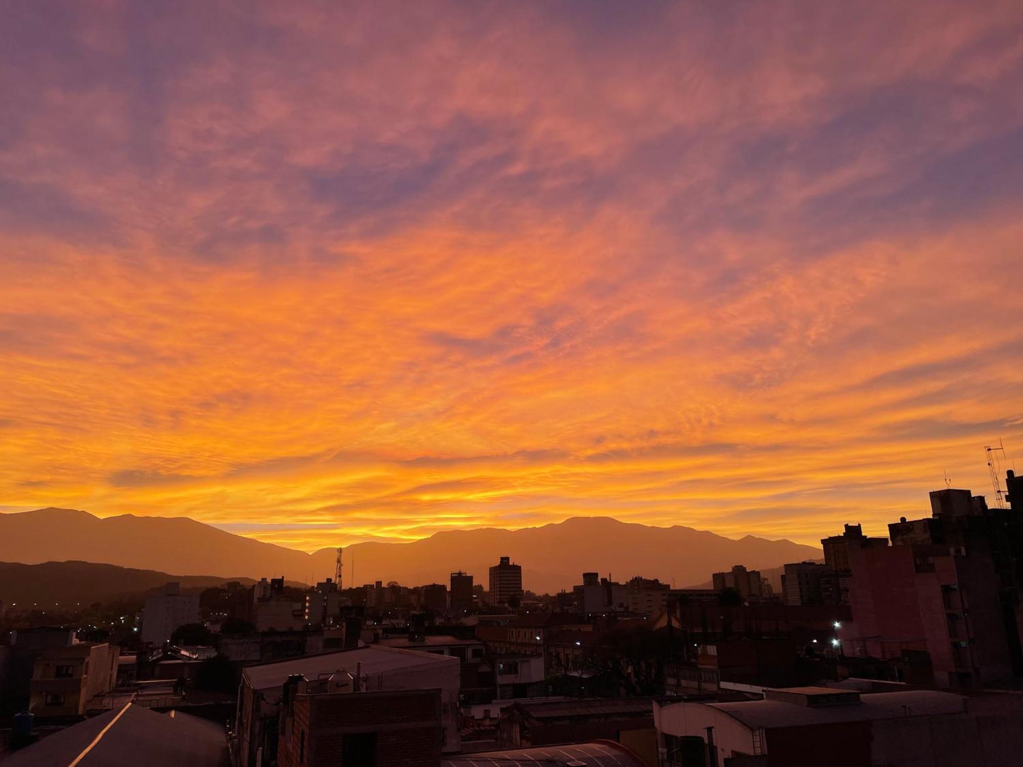 Departamento Centrico Con Estacionamiento Gratis Lejlighed San Salvador de Jujuy Eksteriør billede